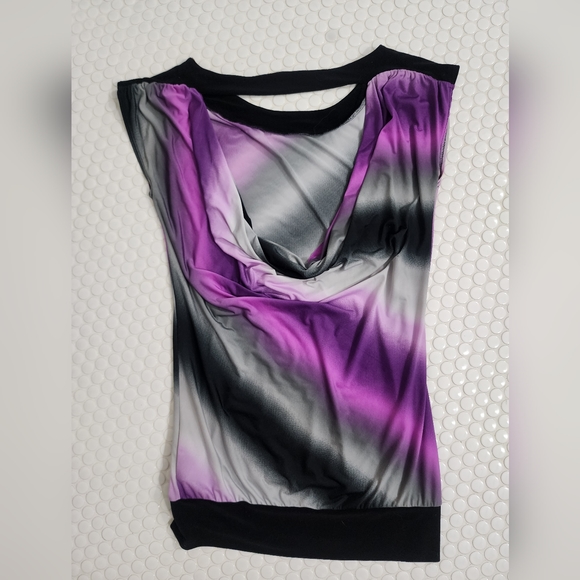 Le Chateau loose fitting multi tone top - Picture 5 of 6